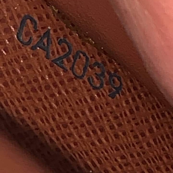 LV Mono Agenda Planner - Picture 7 of 13